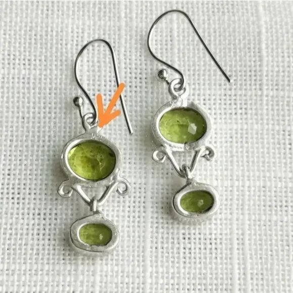 GREEN Peridot dangle drop earrings in Sterling Silver - Picture 3 of 6